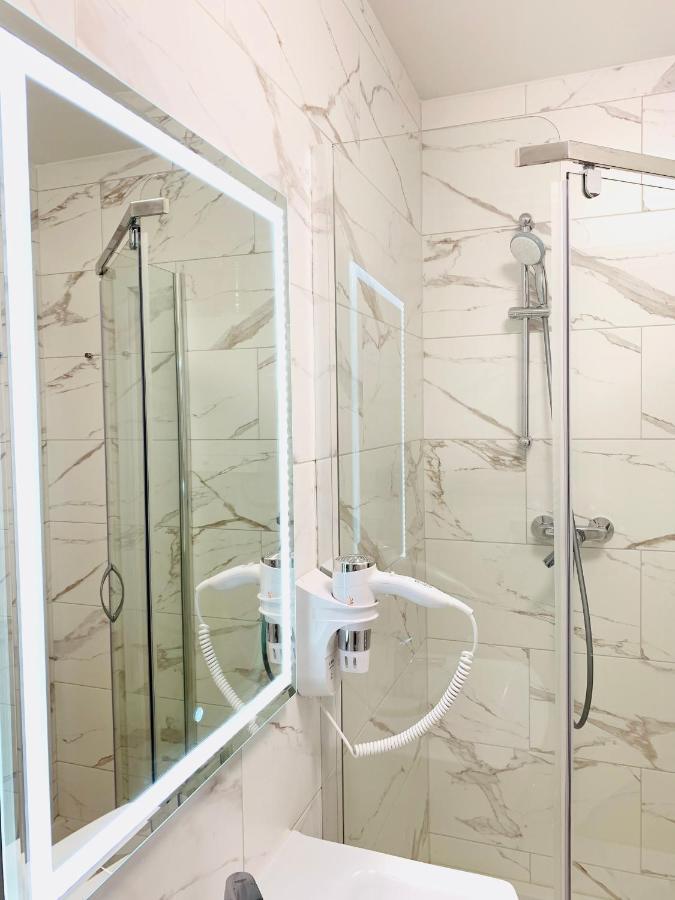 Apartament W Samym Sercu Miasta Z Darmowym Parkingiem Pod Zlotym Lwem -Hotel VI Клодзко Екстериор снимка