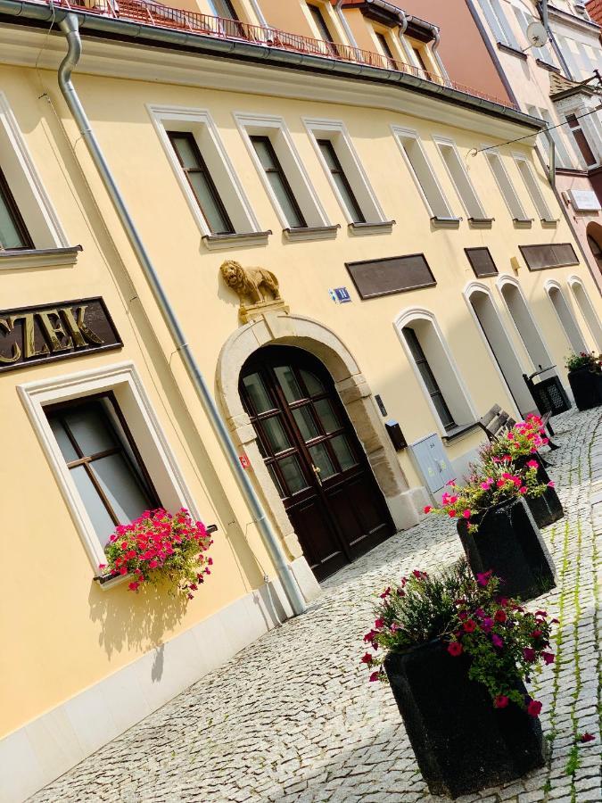 Apartament W Samym Sercu Miasta Z Darmowym Parkingiem Pod Zlotym Lwem -Hotel VI Клодзко Екстериор снимка